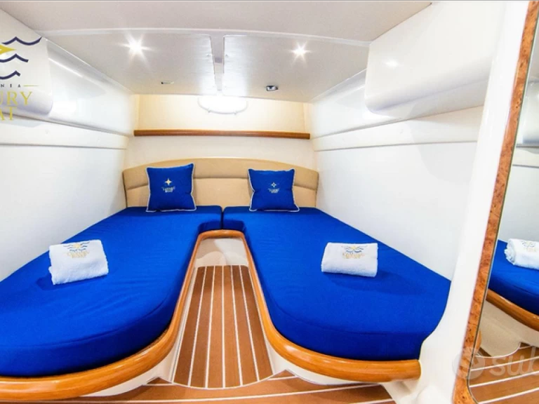 Noleggio Barca a motore Sealine con patente nautica
