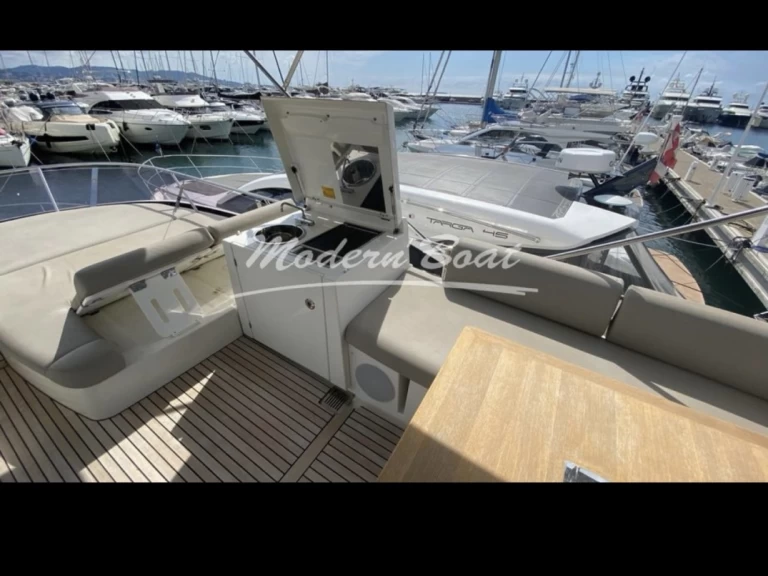 Noleggio Yacht di lusso con o senza skipper Prestige a Mandelieu-la-Napoule