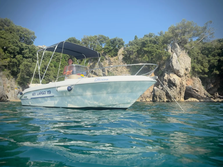 Noleggio Barca a motore Sessa Marine con patente nautica