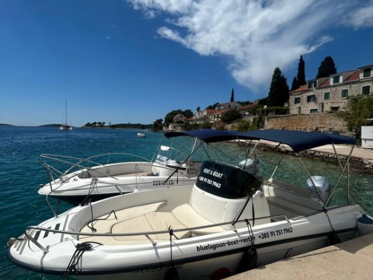 Insidias Marine HM 22 Fly da affittare a  Poljica