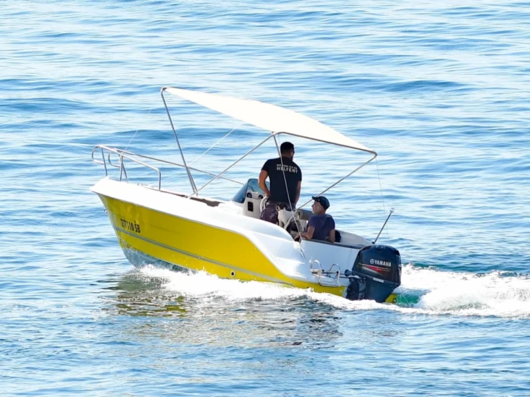 Marinello 520 da affittare a  Lesina (Hvar)