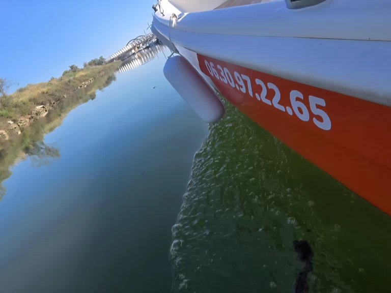 Noleggiare una NAVALPLASTICA lancia 450 a Carnon-Plage