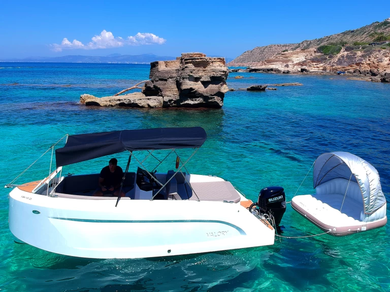 Noleggio Barca a motore Valory con patente nautica