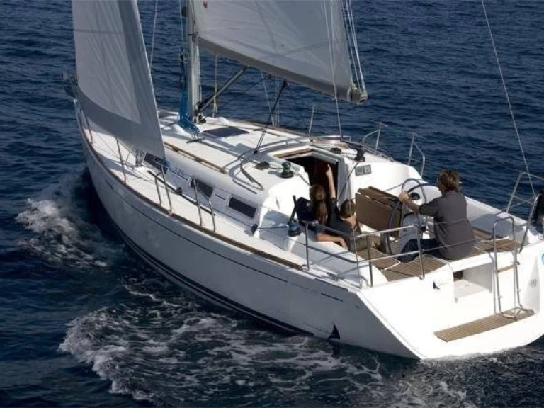 Noleggiare una Dufour Dufour 325 a Ajaccio