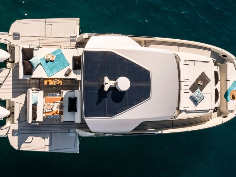 Noleggio Barca a motore YOT con patente nautica