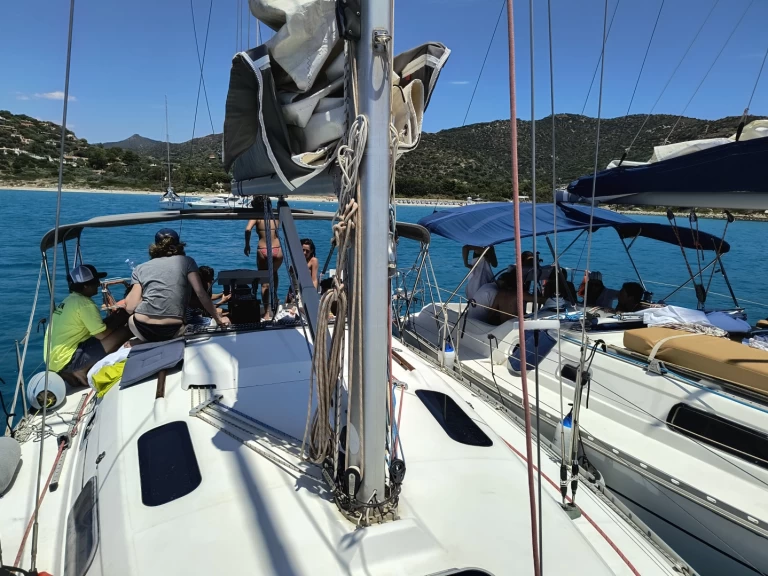 Noleggiare una Bénéteau Oceanis 321 a Cagliari