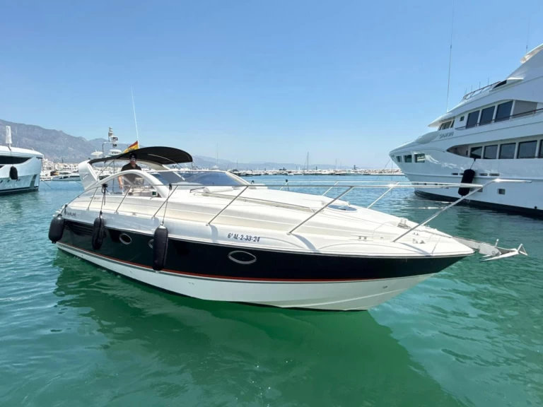 Noleggio barche Fairline Targa 37 a Marbella su Samboat