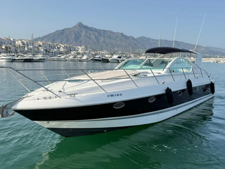 Noleggio Yacht di lusso con o senza skipper Fairline a Marbella