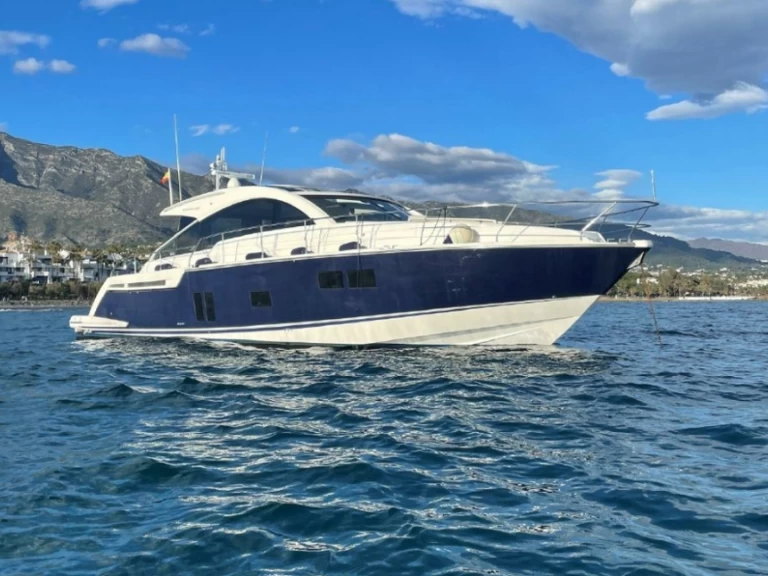Noleggio Yacht di lusso Fairline con patente nautica