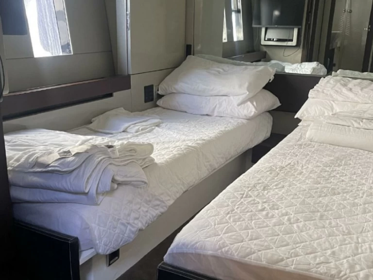 Noleggiare una Fairline Targa 58 GTB a Cannes