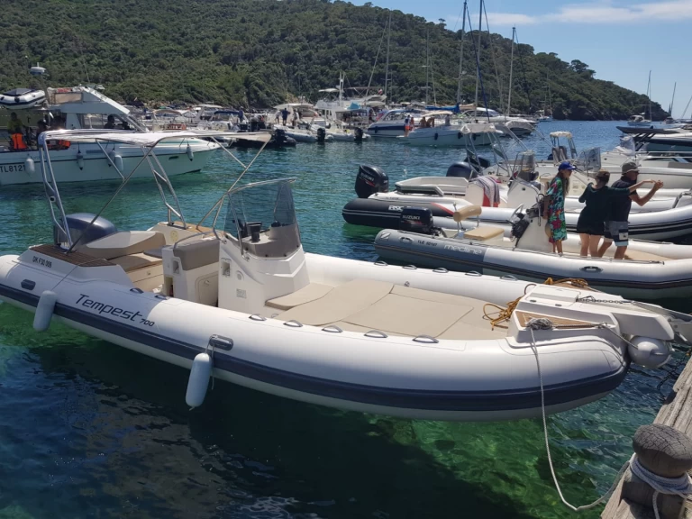 Gommone a noleggio a Hyères al miglior prezzo