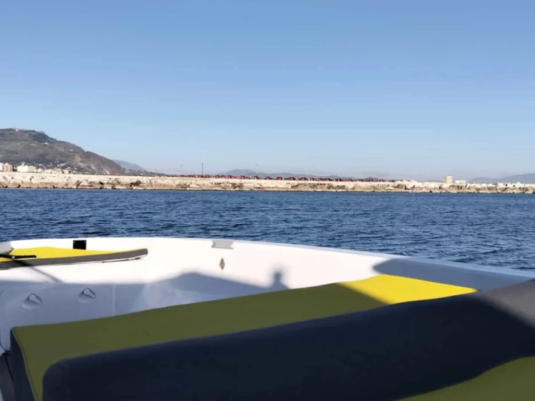 Noleggio Barca a motore  con patente nautica