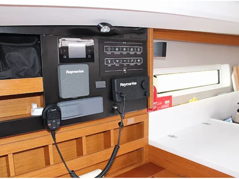 Noleggiare una Jeanneau Sun Odyssey 440 a Marigot