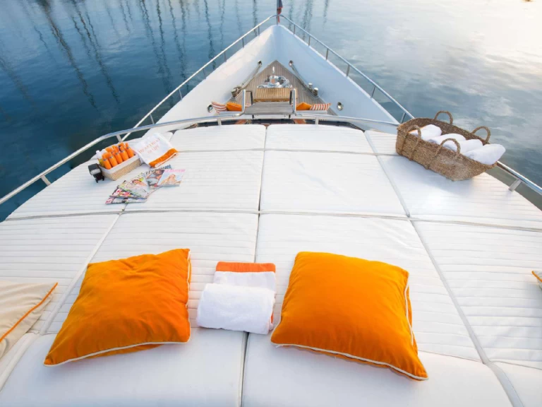 Noleggio Yacht di lusso a Barcellona – Heesen 92,6