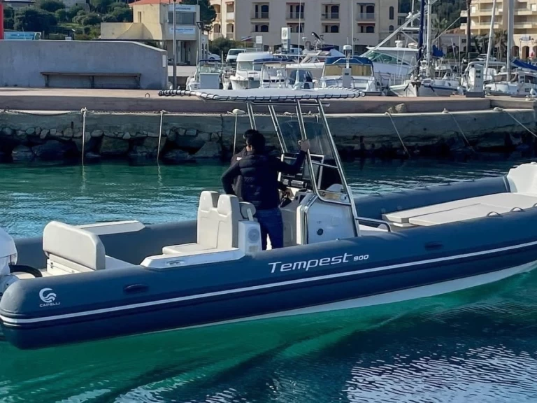 Noleggio barche Capelli Tempest 900 Luxe a Marine de Sant'Ambrogio su Samboat