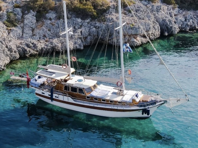 Noleggiare una Custom Gulet-Motor Sailor Custom a Bodrum harbour