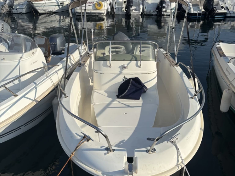 Noleggio barche Jeanneau Cap Camarat 5.1 a Bastia Port su Samboat
