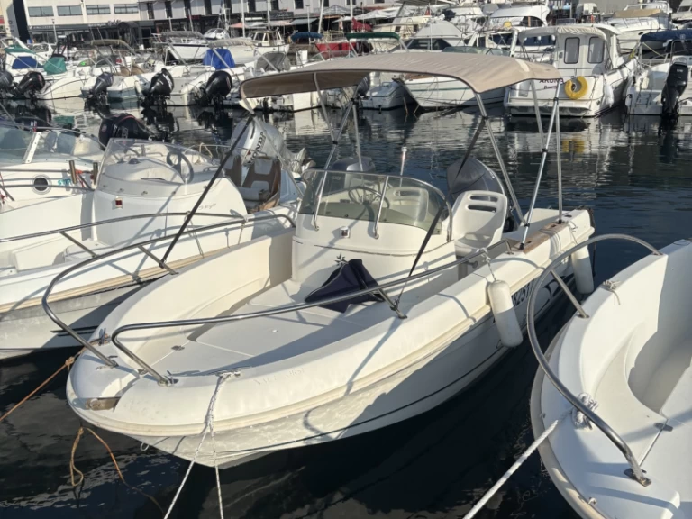 Noleggio a Bastia Port – Jeanneau Cap Camarat 5.1 su SamBoat