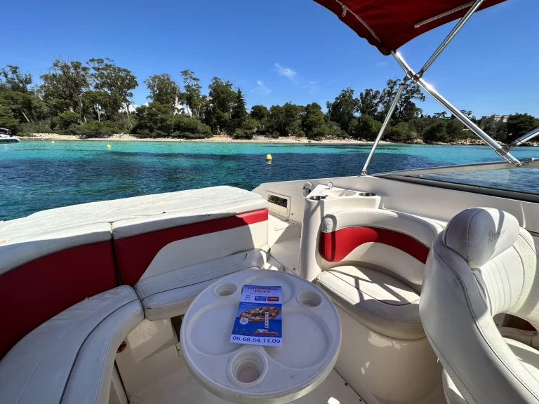 Noleggiare una Rinker Captiva 232 Cudy a Vieux Port de Cannes