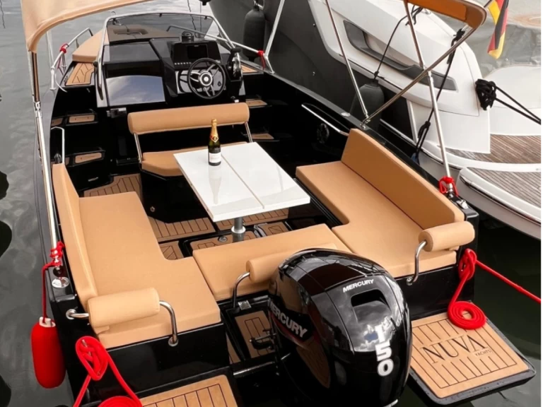 Noleggiare una Nuva Nuva M6 a Santa Eulària des Riu