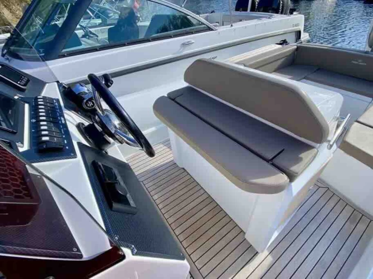 Noleggio a Palermo – Renier Renier R8 Tourer su SamBoat