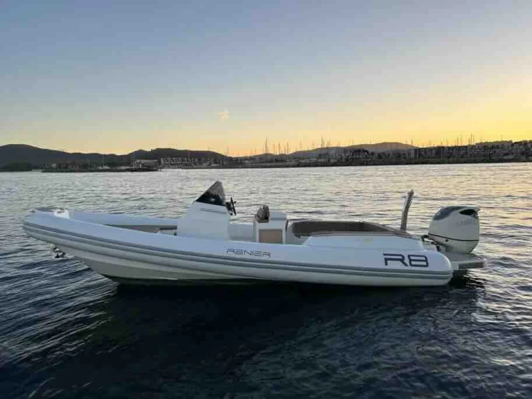 Renier Renier R8 Tourer da affittare a  Palermo