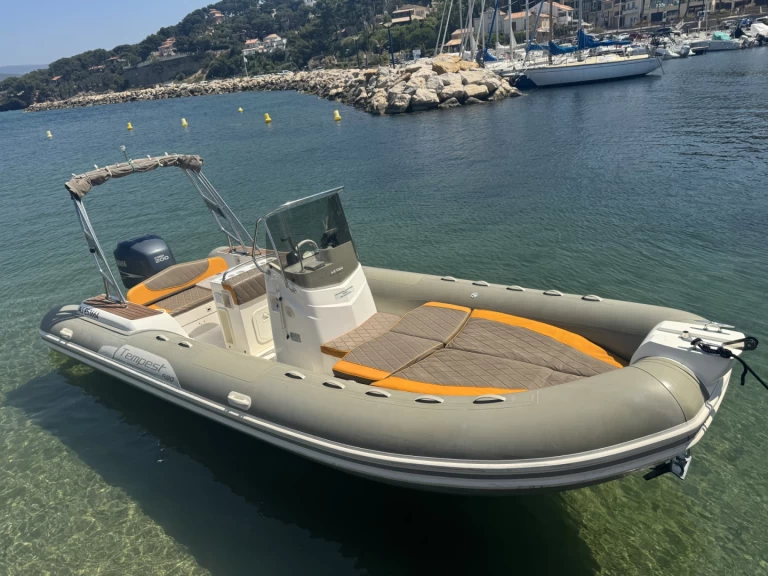 Noleggio Gommone a La Madrague – Capelli Tempest 690 Luxe