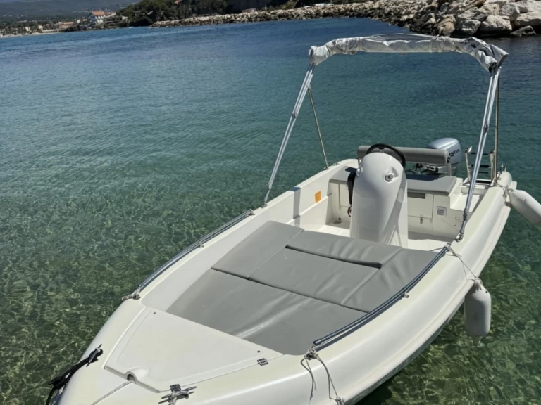 Karel Karel V 160 da affittare a  La Madrague