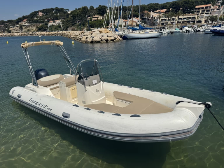 Capelli Tempest 600 da affittare a  La Madrague