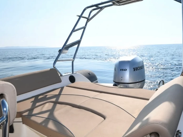 Noleggio Gommone Bwa con patente nautica