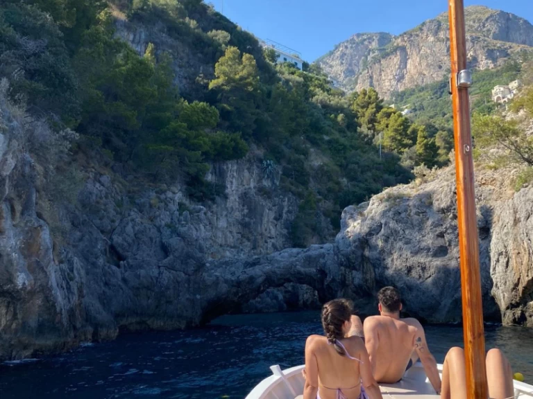 Noleggio barche Apreamare Gozzo sorrentino a Amalfi Coast su Samboat