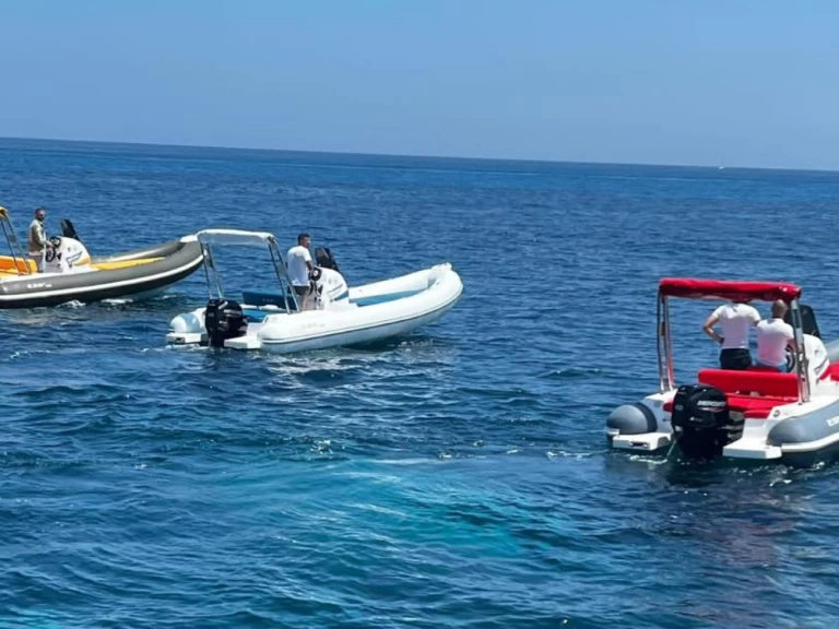 Noleggio Gommone 2 BAR con patente nautica