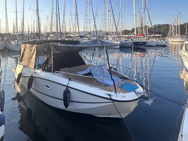 Noleggio Barca a motore Quicksilver con patente nautica