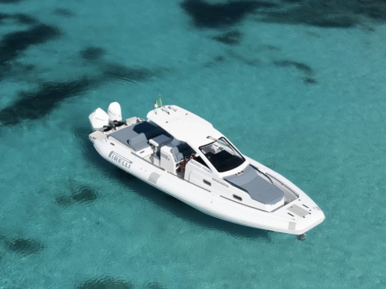 Noleggio a Porto Cervo – Pirelli Pirelli 35 su SamBoat