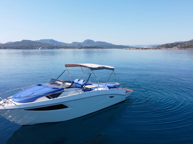 Noleggio Barca a motore Cranchi con patente nautica