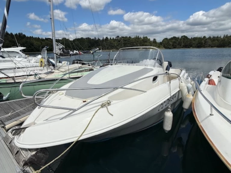 Noleggio Barca a motore Quicksilver con patente nautica