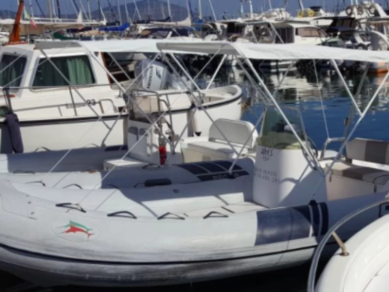 Noleggio Gommone a Alghero – Sacs Sacs S 500