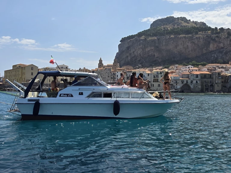 Noleggio Barca a motore Windy con patente nautica