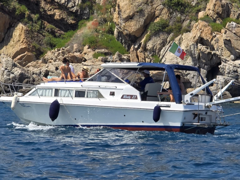 Noleggiare una Windy Windy 27 CC a Porto di Cefalù