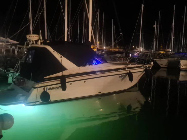 Noleggiare una Wellcraft Monaco a Italia