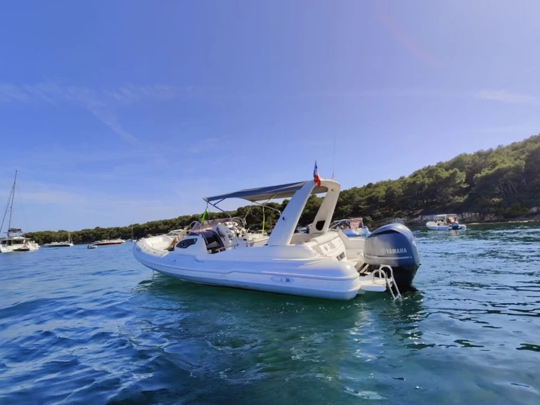 Noleggio a Mandelieu-la-Napoule – Marco E-Motion 29’ su SamBoat