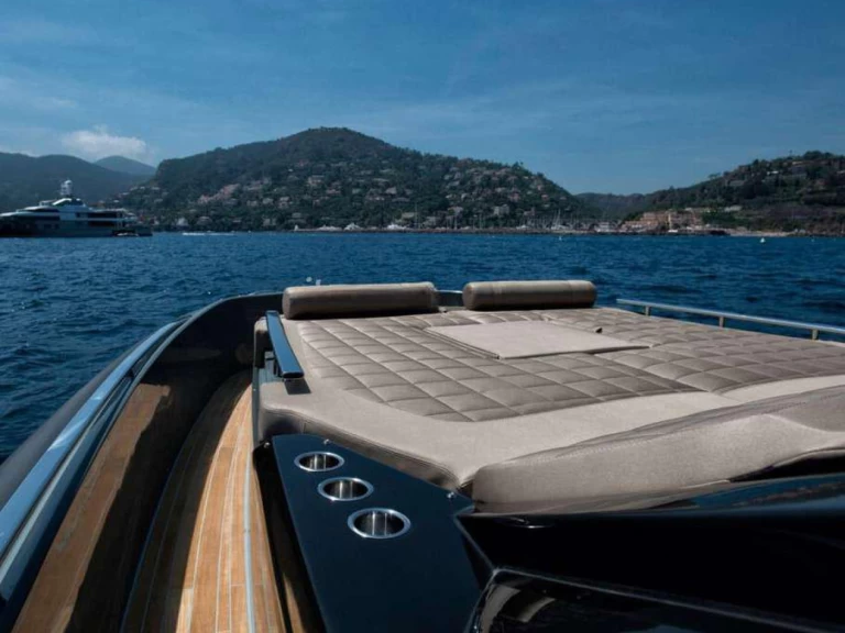 Noleggiare una Sacs REBEL 47 a Cannes