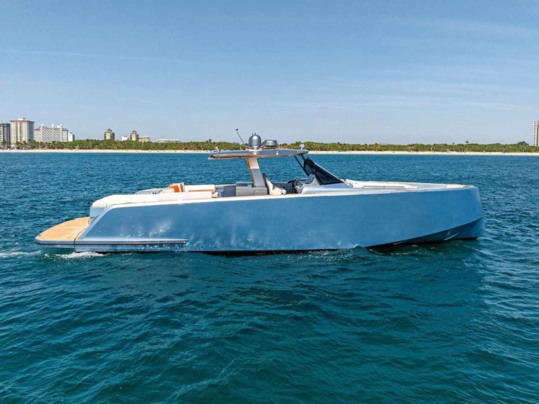 Noleggio Barca a motore con o senza skipper Pardo Yachts a Cannes