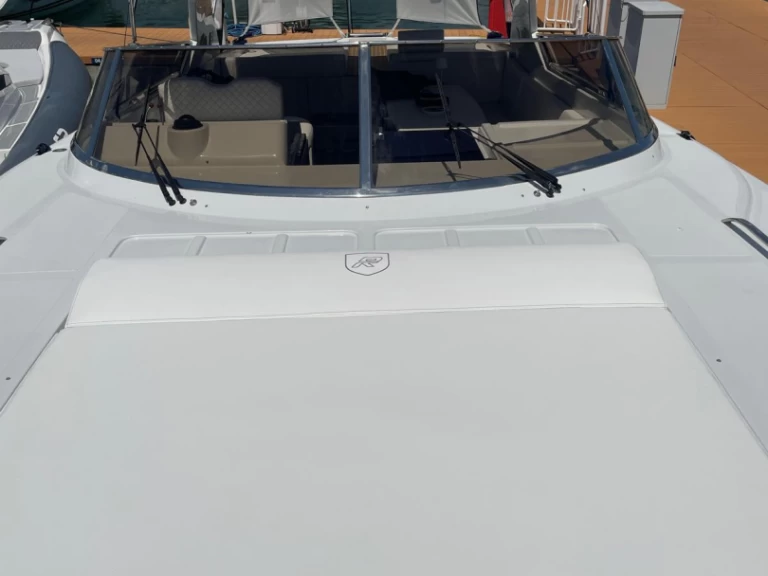 Noleggiare una Rizzardi INfive a Salerno