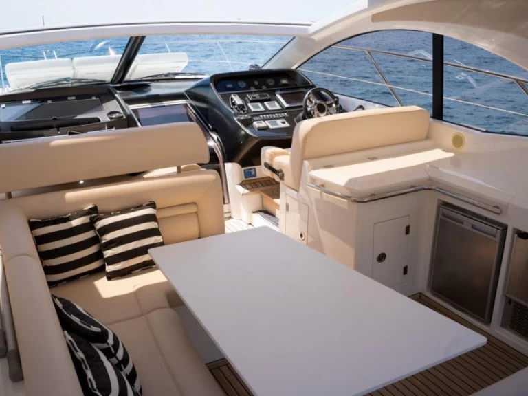 Noleggio Barca a motore a Golfe-Juan – Sunseeker Portofino 48
