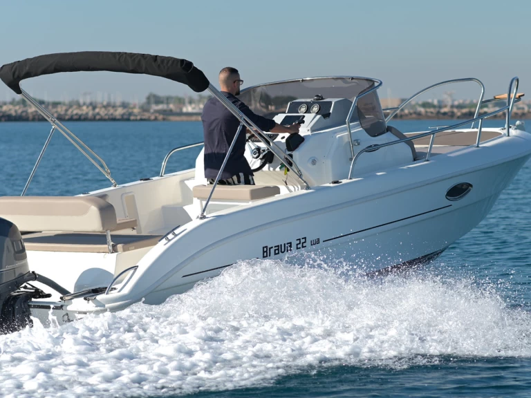 Noleggio barche  Mingolla Brava 22WA a Pola su Samboat