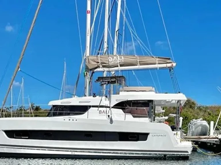 Noleggio Catamarano con o senza skipper Bali a Parham Town