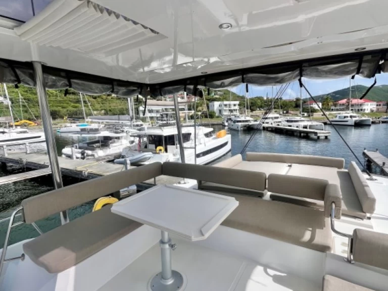 Noleggio Catamarano con o senza skipper Bali a Parham Town