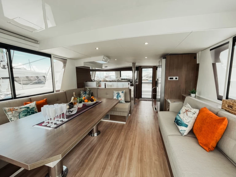 Noleggio Catamarano con o senza skipper Bali a Parham Town