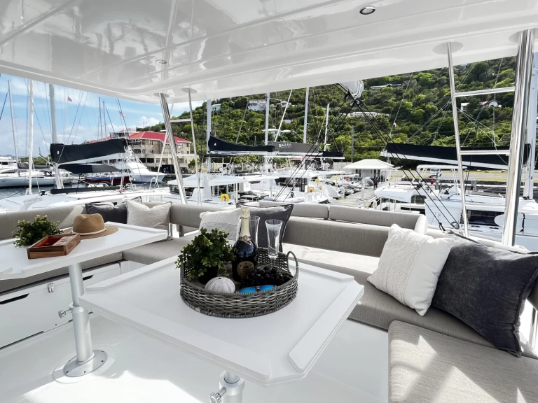 Noleggio Catamarano con o senza skipper Bali a Parham Town